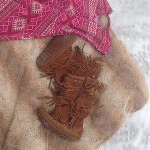 Minnetonka Fringed Moccasins 12